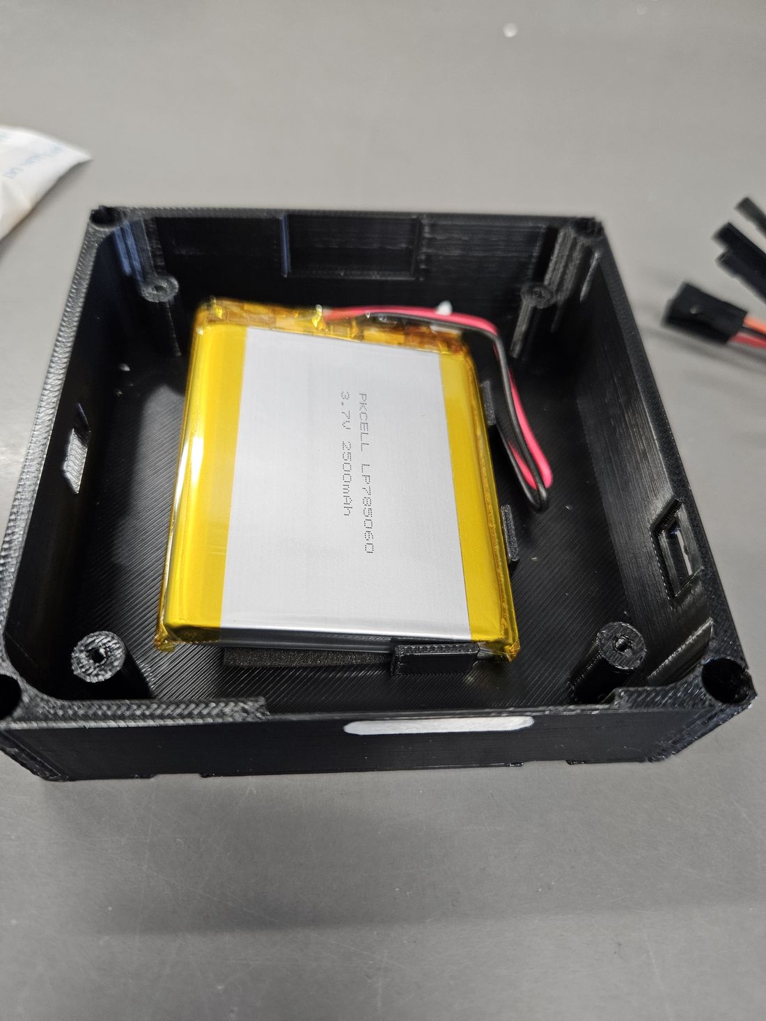 Fitting the battery